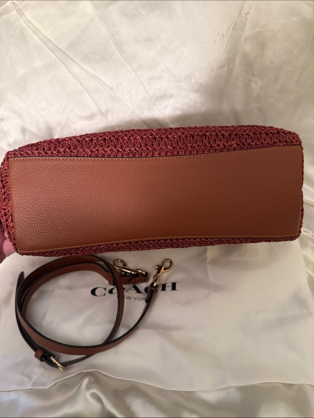♥️Coach NWT Laurel Russet Brown Woven Straw Shoulder Bag with Charms - Picture 5 of 11